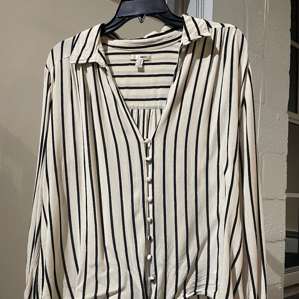 🌟Amuse Society Black & White Striped Button Down Blouse Women’s Medium